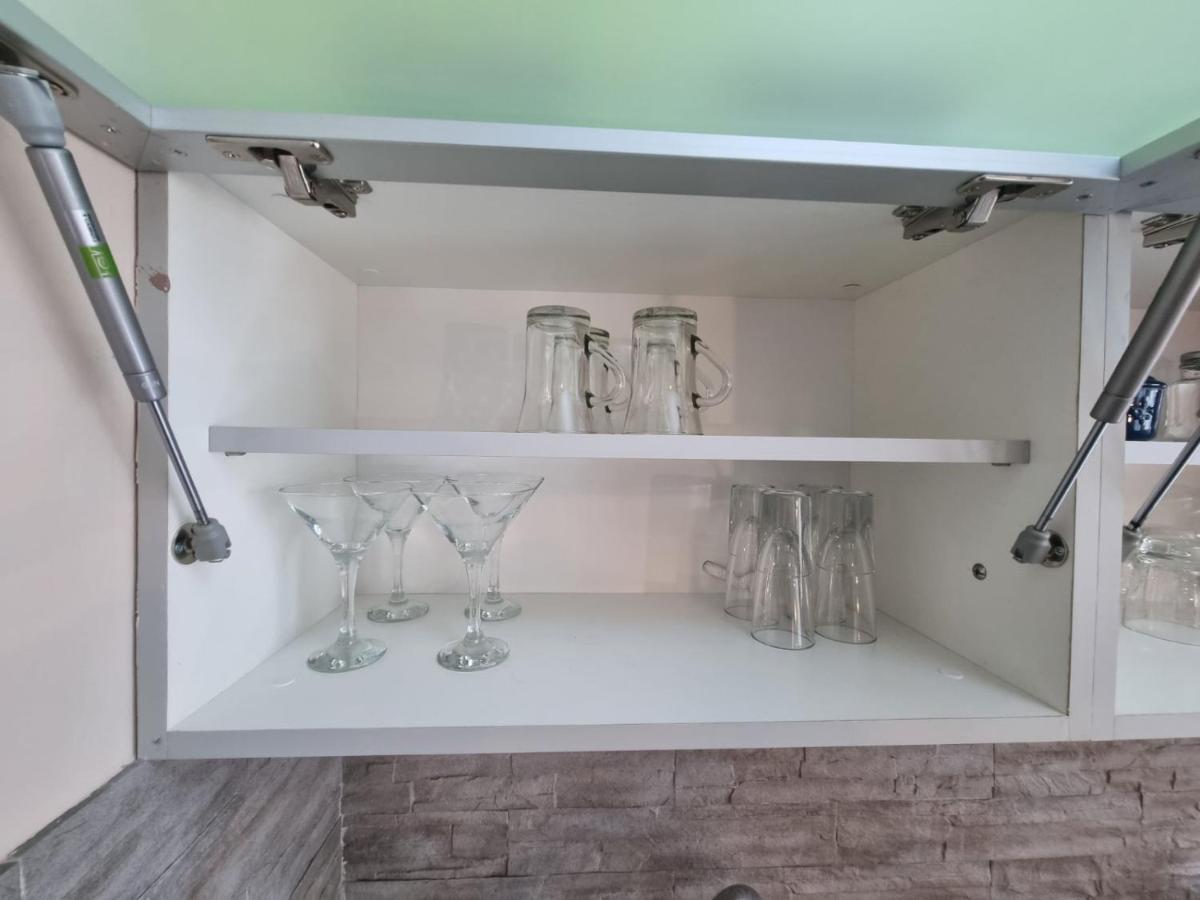 Hawaii- 2 Bdr, Arena, Sava Centar, Free Parking Apartamento Belgrado Exterior foto