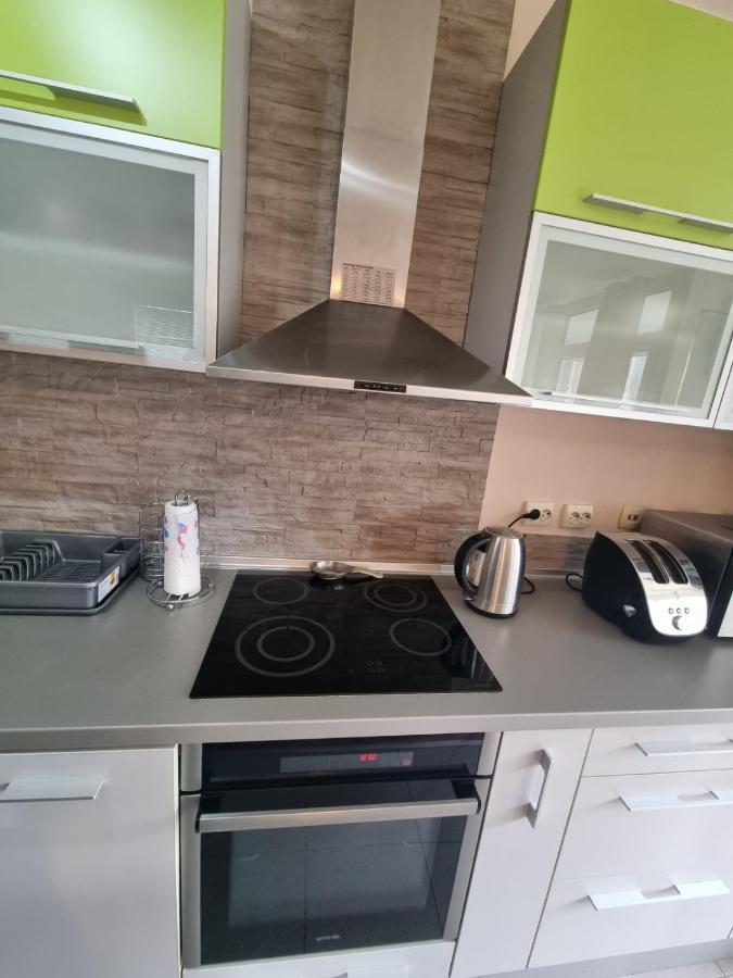 Hawaii- 2 Bdr, Arena, Sava Centar, Free Parking Apartamento Belgrado Exterior foto